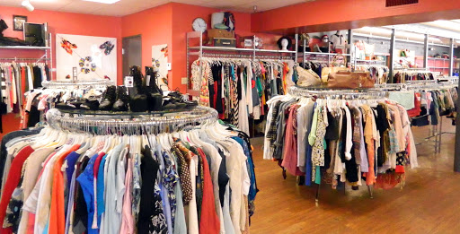 Used Clothing Store «Buffalo Exchange Tempe», reviews and photos, 227 W University Dr, Tempe, AZ 85281, USA