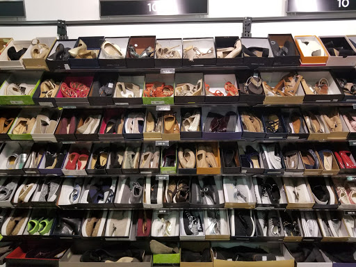 Department Store «Saks OFF 5TH», reviews and photos, 3310 Livermore Outlets Dr, Livermore, CA 94551, USA