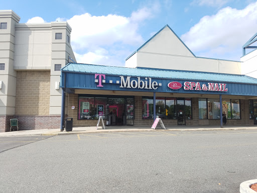 T-Mobile, 15 Spring Valley Market Pl, Spring Valley, NY 10977, USA, 