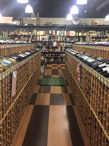 Liquor Store «The New Wine Regions Discount Wines & Liquors», reviews and photos, 2423 US-27, Clermont, FL 34711, USA