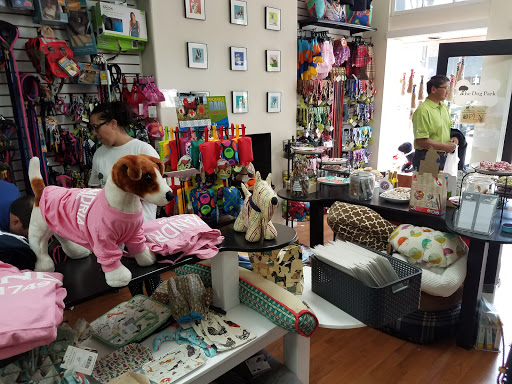 Pet Supply Store «The Dog Park», reviews and photos, 705 King St, Alexandria, VA 22314, USA