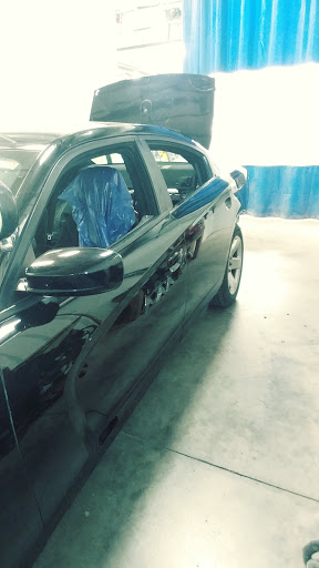 Auto Body Shop «Eureka Auto Collision Center», reviews and photos, 1023 W 5th St, Eureka, MO 63025, USA