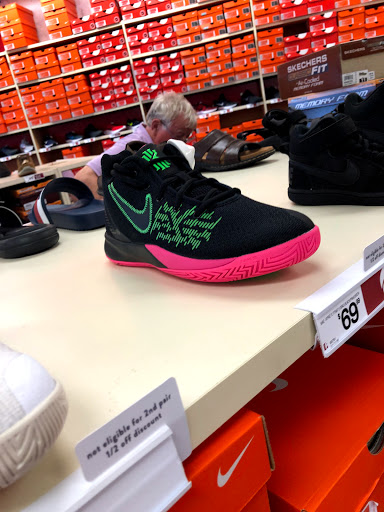 Shoe Store «Famous Footwear», reviews and photos, 1309 S Park St, Carrollton, GA 30117, USA