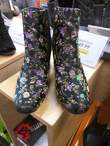 Shoe Store «DSW Designer Shoe Warehouse», reviews and photos, 345 Rockaway Turnpike, Lawrence, NY 11559, USA