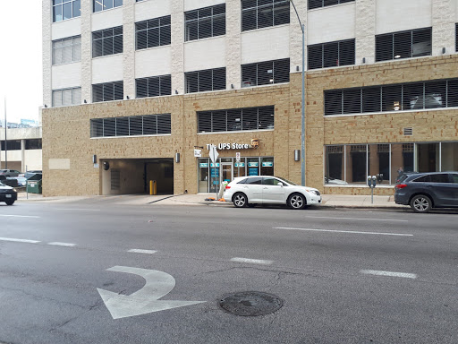 Shipping and Mailing Service «The UPS Store», reviews and photos, 1108 Lavaca St #110, Austin, TX 78701, USA