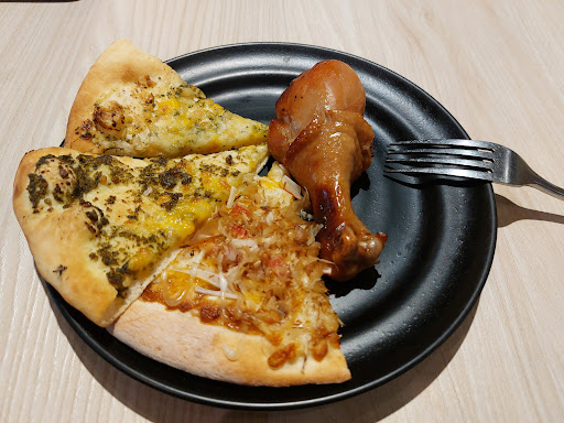 豐原太平洋百貨 菈菈派手工窯烤披薩 的照片