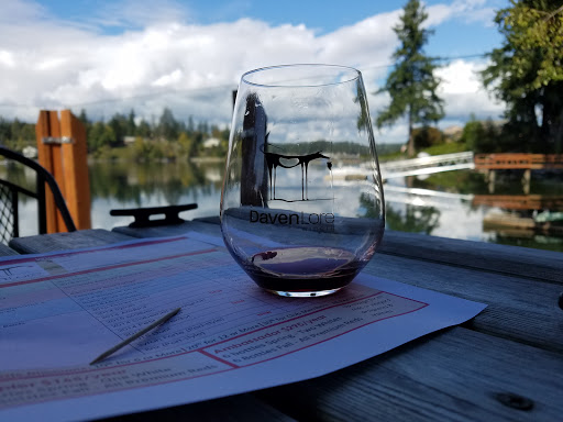 Grocery Store «Island View Market», reviews and photos, 7102 Ray Nash Dr NW, Gig Harbor, WA 98335, USA