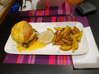 Sandwich au poulet du Restaurant de hamburgers Le Lys d'Or - Burger & Bar à Cocktails à Mantes-la-Jolie - n°5