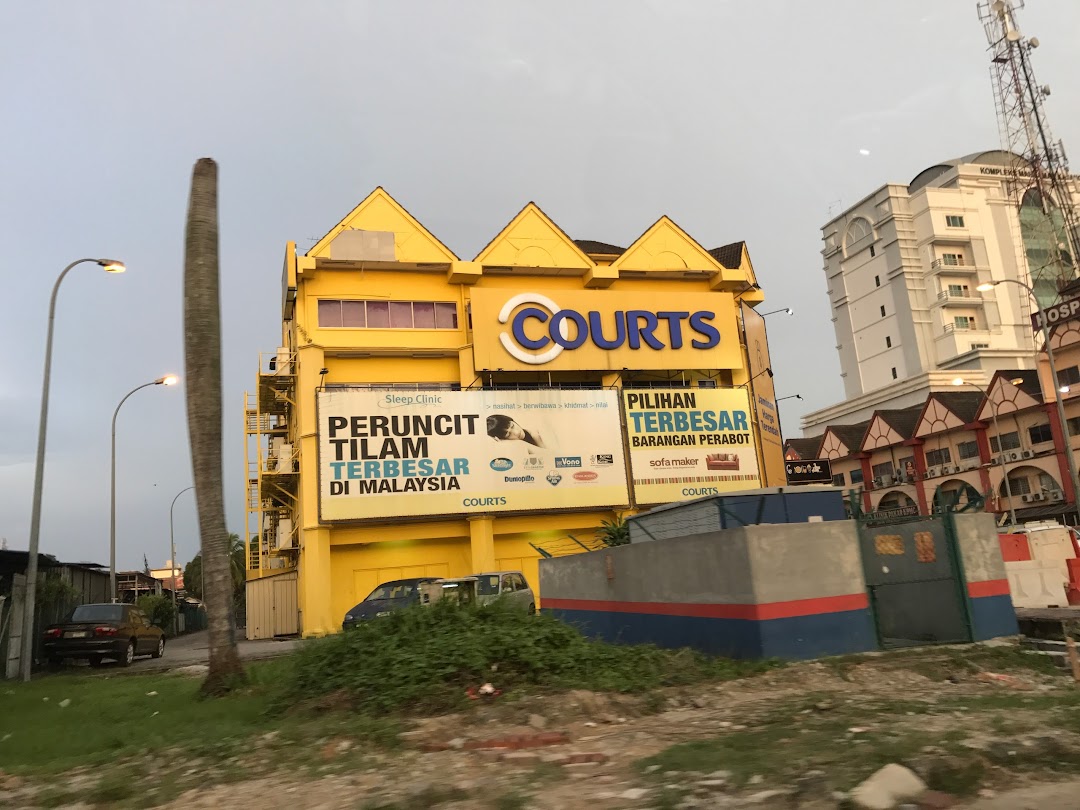 COURTS Kajang di bandar Kajang