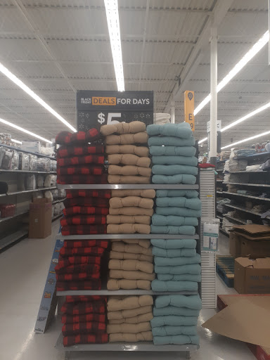 Discount Store «Walmart», reviews and photos, 50 N MacDade Blvd, Glenolden, PA 19036, USA