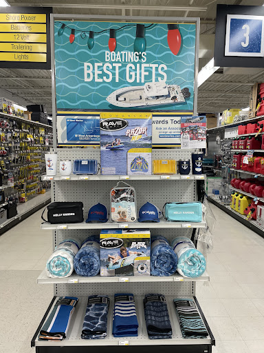Marine Supply Store «West Marine», reviews and photos, 4141 S 76th St, Greenfield, WI 53220, USA