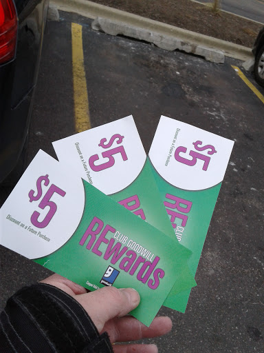 Thrift Store «Goodwill Store & Donation Center in Evanston», reviews and photos, 1916B Dempster St, Evanston, IL 60202, USA