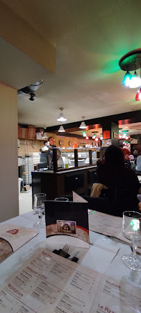 Atmosphère du Restaurant italien O'scià Pizzeria Napoletana à Paris - n°10
