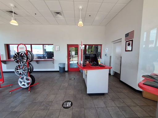 Tire Shop «Discount Tire Store - Springfield, MO», reviews and photos, 3670 S Glenstone Ave, Springfield, MO 65804, USA