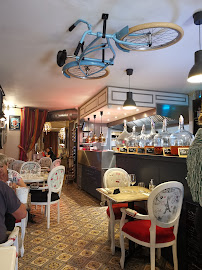 Atmosphère du Restaurant français L' entre 2 portes à Moret-Loing-et-Orvanne - n°5
