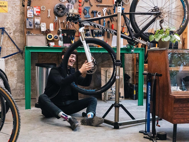 Reacties en beoordelingen van Parallel Handbuilt