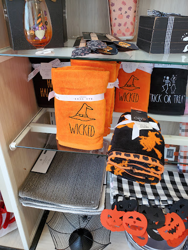 Department Store «HomeGoods», reviews and photos, 1500 E Village Way, Orange, CA 92865, USA