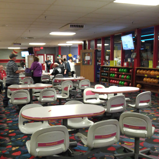 Bowling Alley «Country Lanes», reviews and photos, 30250 W Nine Mile Rd, Farmington Hills, MI 48336, USA