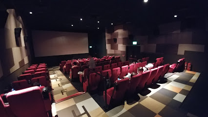 L Cinema photo
