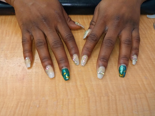 Shopping Mall «Marlow Heights Shopping Center», reviews and photos, 3901 Branch Ave, Temple Hills, MD 20748, USA