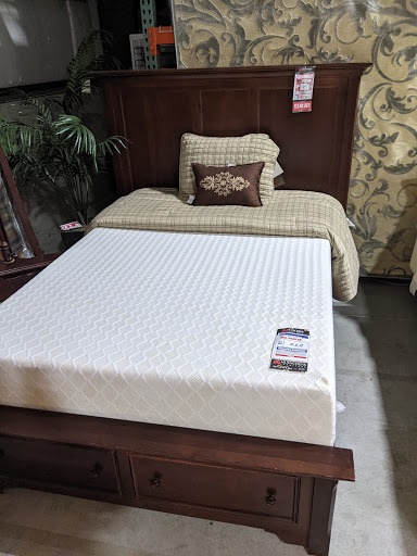 Furniture Store «Muenchens Furniture», reviews and photos, 5005 Cincinnati Brookville Rd, Hamilton, OH 45013, USA