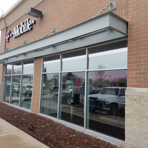Cell Phone Store «T-Mobile», reviews and photos, 23063 W Outer Dr, Allen Park, MI 48101, USA