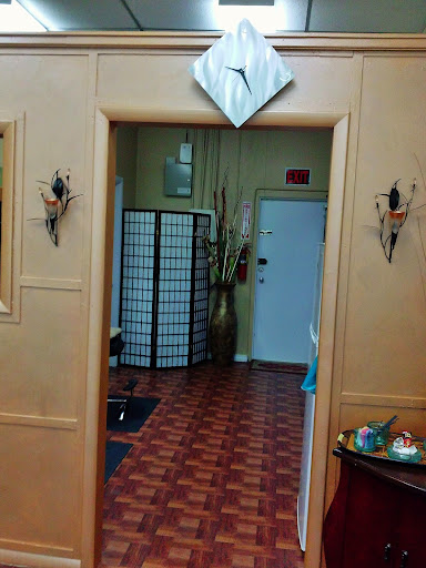 Hair Salon «B & B Hair Salon Hair LLC.», reviews and photos, 57 Auburn St, Largo, FL 33770, USA