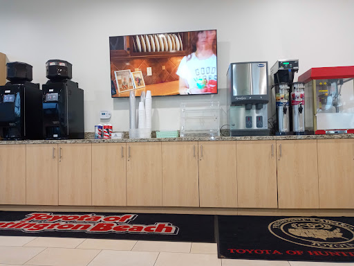 Toyota Dealer «Toyota of Huntington Beach», reviews and photos, 18881 Beach Blvd, Huntington Beach, CA 92648, USA