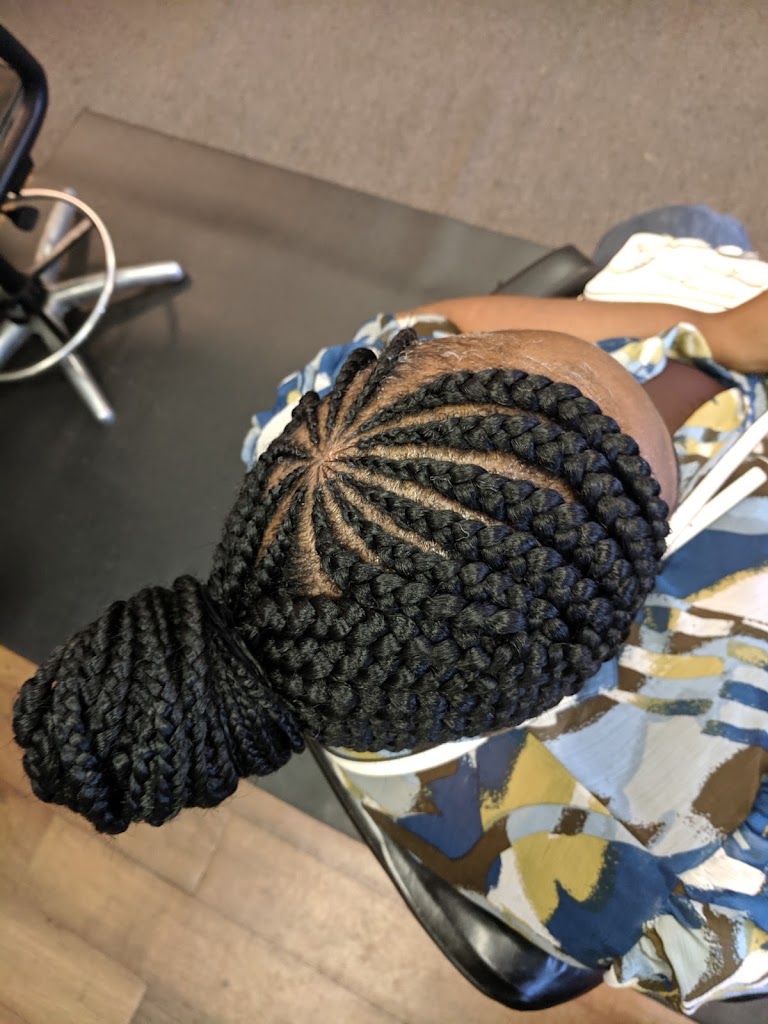 Temi African Braiding & Boutique 44104