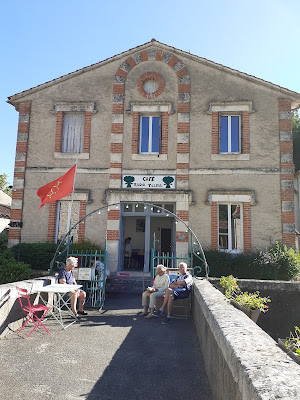 Café associatif Radio Tilleul à Saint-Vincent-Rive-d'Olt