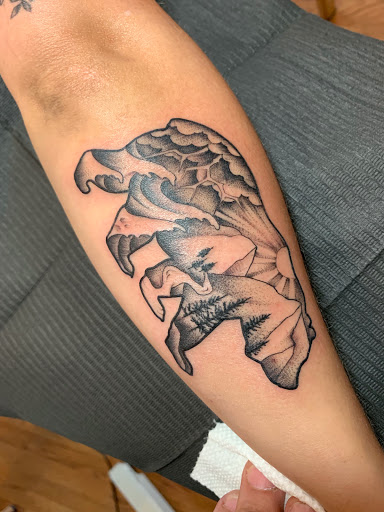 Tattoo Shop «Black Label Tattoo Co.», reviews and photos, 126 E Patrick St, Frederick, MD 21701, USA