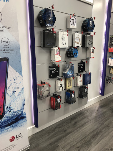 Cell Phone Store «MetroPCS Authorized Dealer», reviews and photos, 2825 Garden St, Titusville, FL 32796, USA