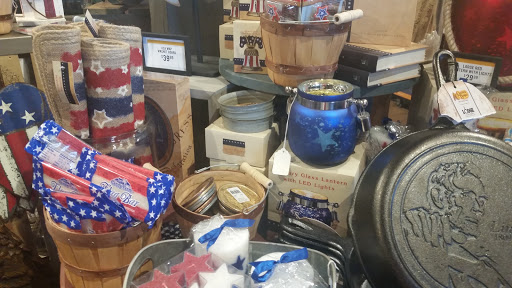 American Restaurant «Cracker Barrel Old Country Store», reviews and photos, 825 Marketplace Blvd, Hamilton Township, NJ 08691, USA