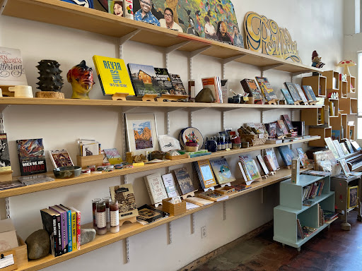 Used Book Store «Pop-Hop Books & Print», reviews and photos, 5002 York Blvd, Los Angeles, CA 90042, USA