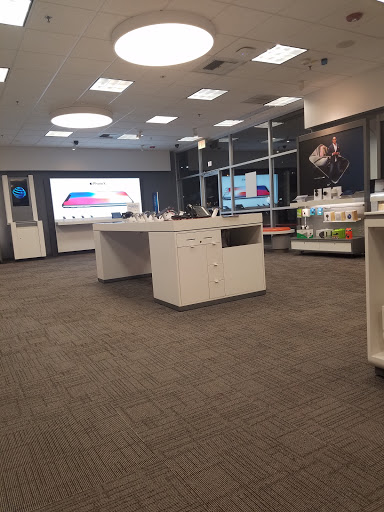 Cell Phone Store «AT&T», reviews and photos, 6150 E Lake Sammamish Pkwy SE, Issaquah, WA 98029, USA
