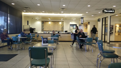 Ford Dealer «Holmes Tuttle Ford Auto Mall Tucson», reviews and photos, 660 W Auto Mall Dr, Tucson, AZ 85705, USA