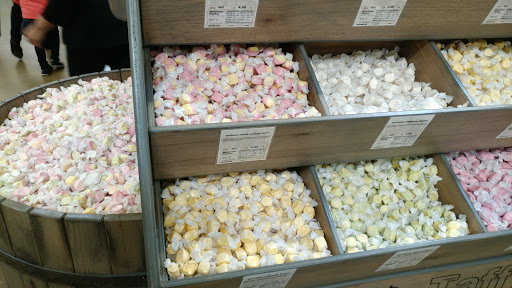 Grocery Store «Fresh Thyme Farmers Market- Lafayette», reviews and photos, 220 S Creasy Ln, Lafayette, IN 47905, USA