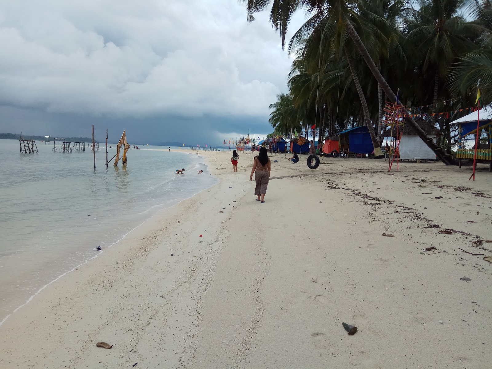 Foto de Wisata Pulau Mubut Darat área de servicios