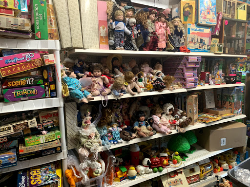 Toy Store «Groovy Little Toy Store», reviews and photos, 46400 Telegraph Rd, South Amherst, OH 44001, USA