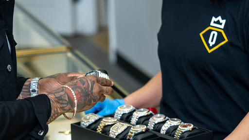 Jewelry Appraiser «Queen City Jewelry & Pawn», reviews and photos, 7935 Reading Rd, Cincinnati, OH 45237, USA