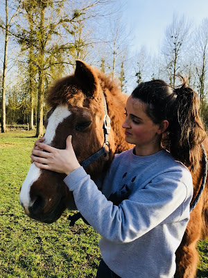Chloé Beaurepaire - Ostéopathe animalier à Paris