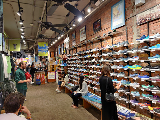 Sporting Goods Store «Marathon Sports», reviews and photos, 671 Boylston St, Boston, MA 02116, USA