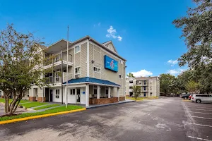 Motel 6 Jacksonville, FL - South image