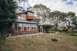 Edzell - Waterfront Holiday House in East Jindabyne image