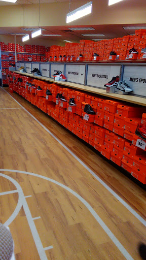 Shoe Store «Shoe Carnival», reviews and photos, 2706 Plainfield Rd, Joliet, IL 60435, USA