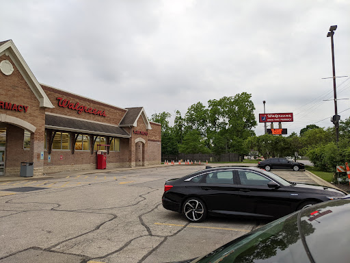 Convenience Store «Walgreens», reviews and photos, 17 W Golf Rd, Des Plaines, IL 60016, USA