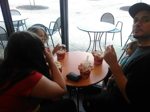 Ice Cream Shop «Cold Stone Creamery», reviews and photos, 1615 Town Center Dr, Lakeland, FL 33803, USA