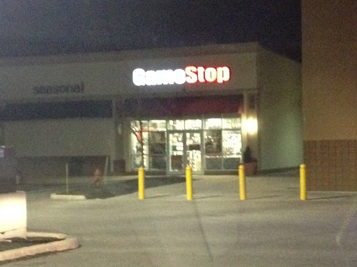 Video Game Store «GameStop», reviews and photos, 160 Washington St, Rochester, NH 03839, USA