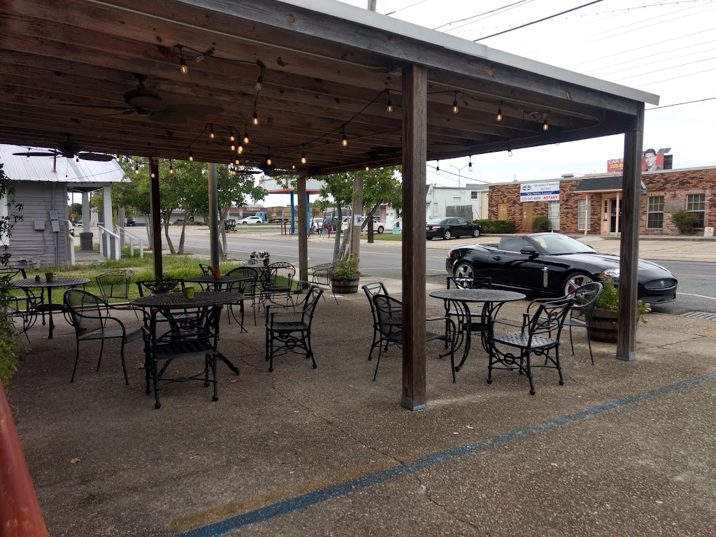 Court Street Cafe 70767