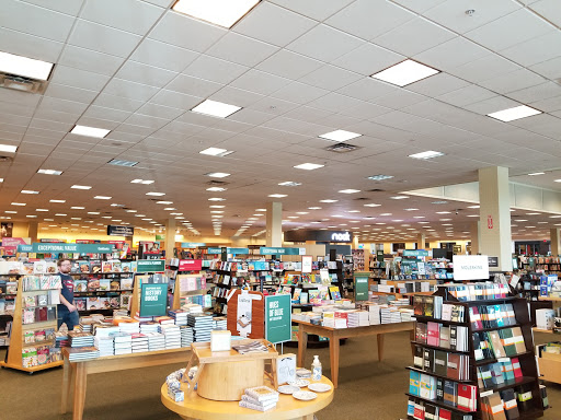 Book Store «Barnes & Noble», reviews and photos, 6501 Grape Rd #1200, Mishawaka, IN 46545, USA